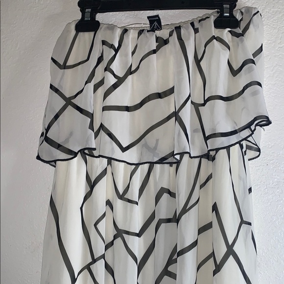 Windsor NWOT Geometric Black and White Strapless Dress - Picture 7 of 9